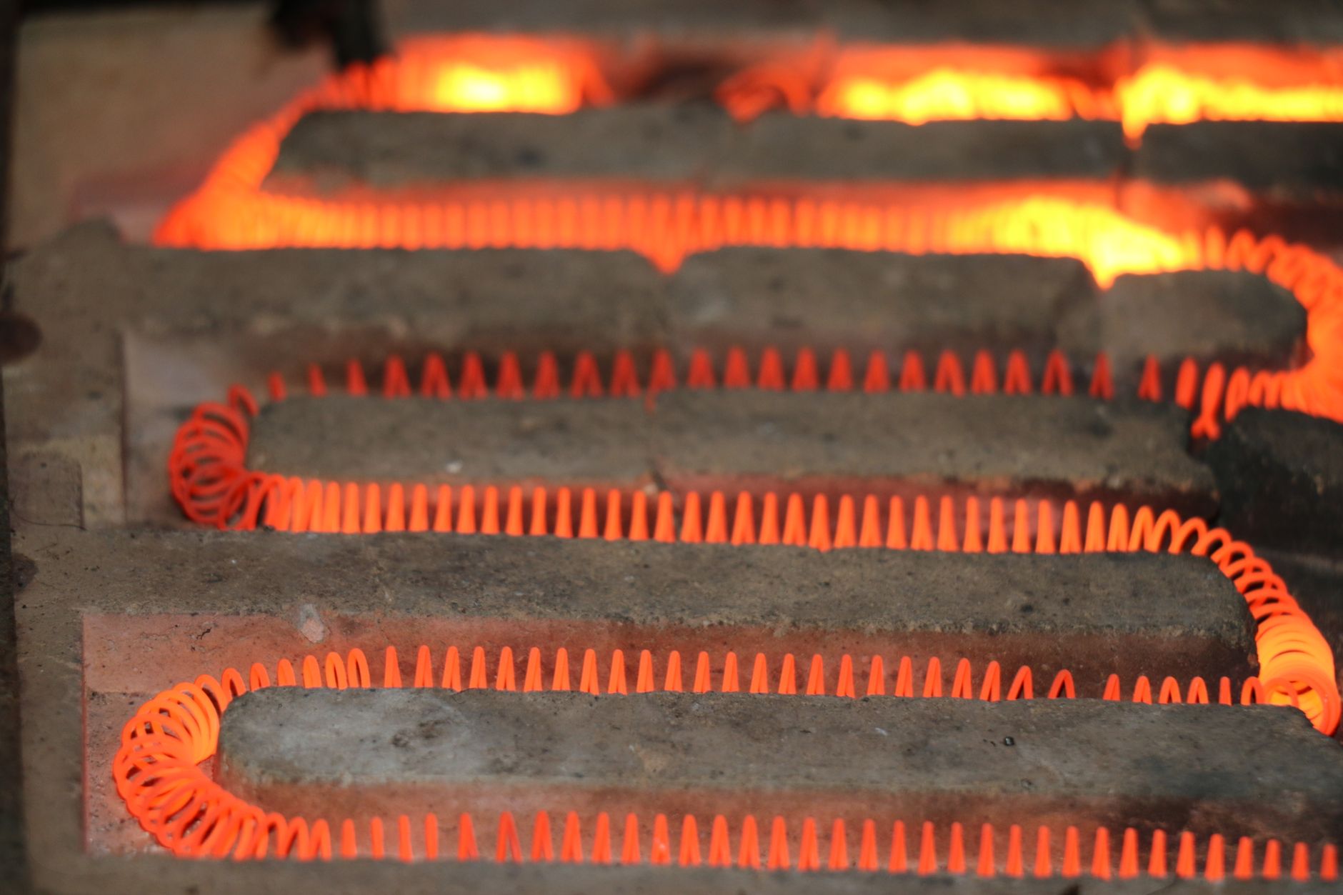 What Are Industrial Heat Mats and How Do They Work?